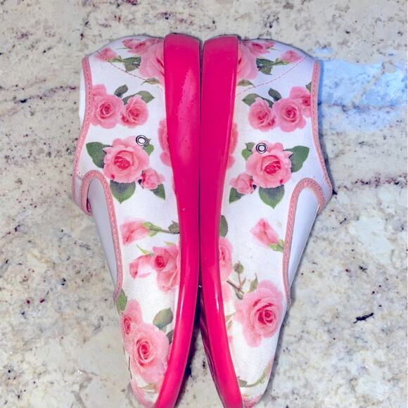 Mini Chocolaticas Hot Chocolate Pink White Rose EU 31 US Girls 13.5 EUC - Picture 6 of 13